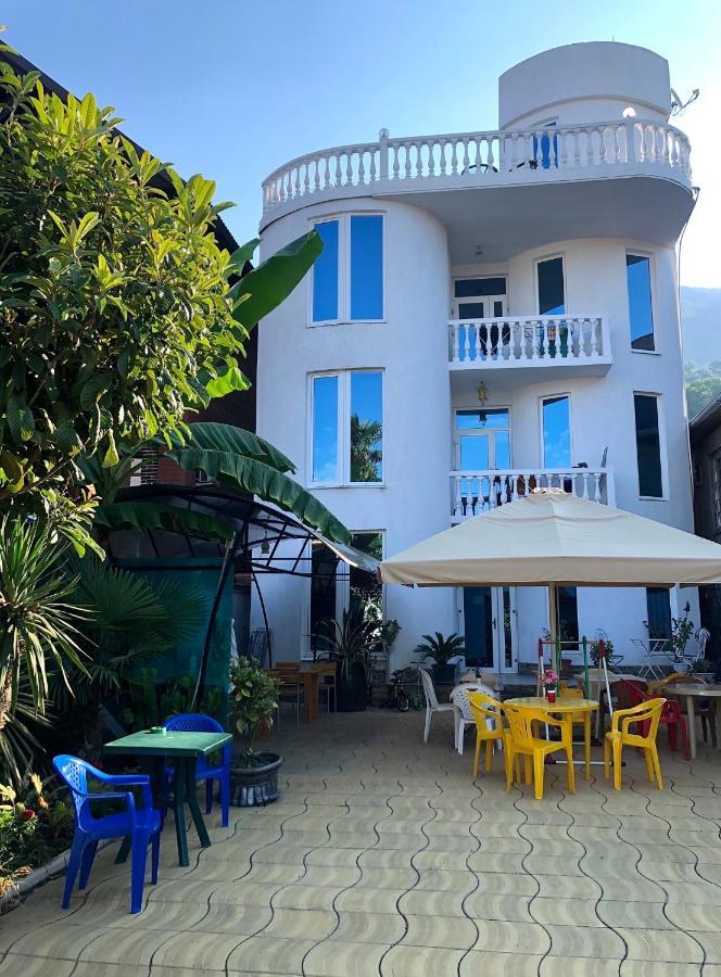 גגרה Emiliya Guest House מראה חיצוני תמונה