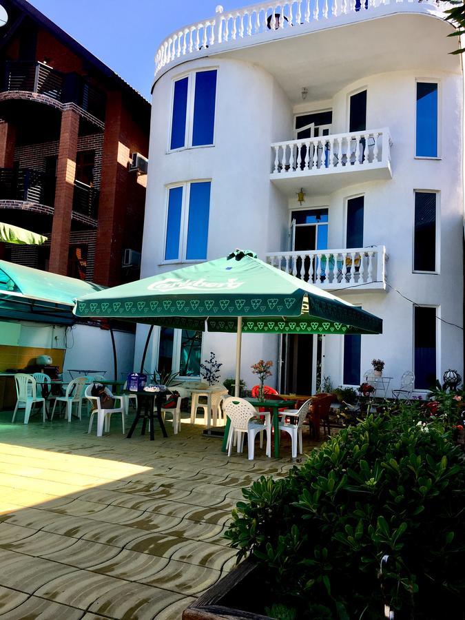 גגרה Emiliya Guest House מראה חיצוני תמונה