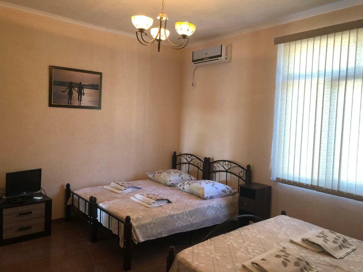 גגרה Emiliya Guest House מראה חיצוני תמונה