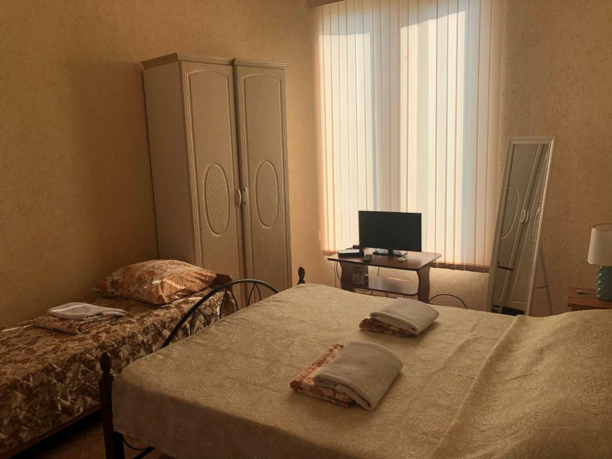 גגרה Emiliya Guest House מראה חיצוני תמונה