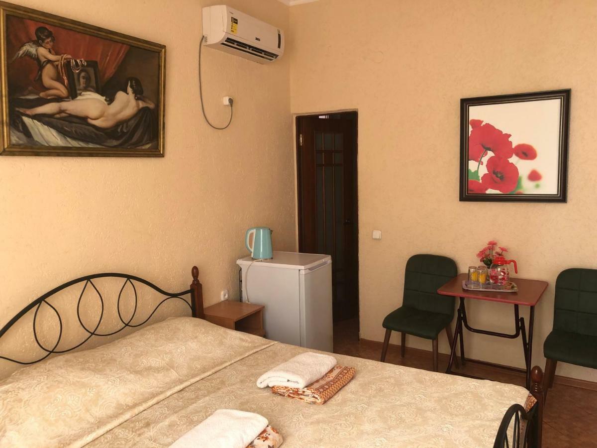 גגרה Emiliya Guest House מראה חיצוני תמונה