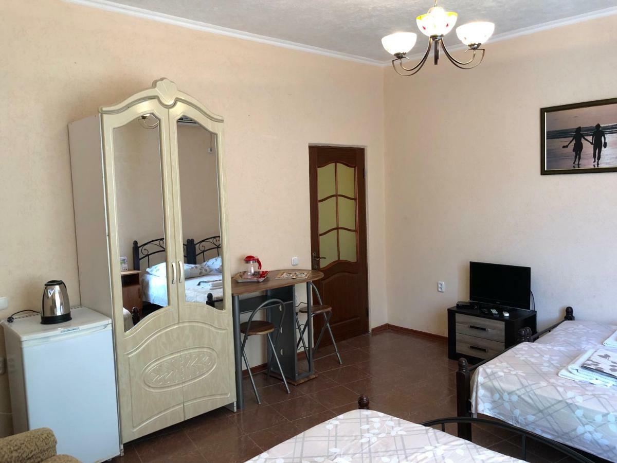 גגרה Emiliya Guest House מראה חיצוני תמונה